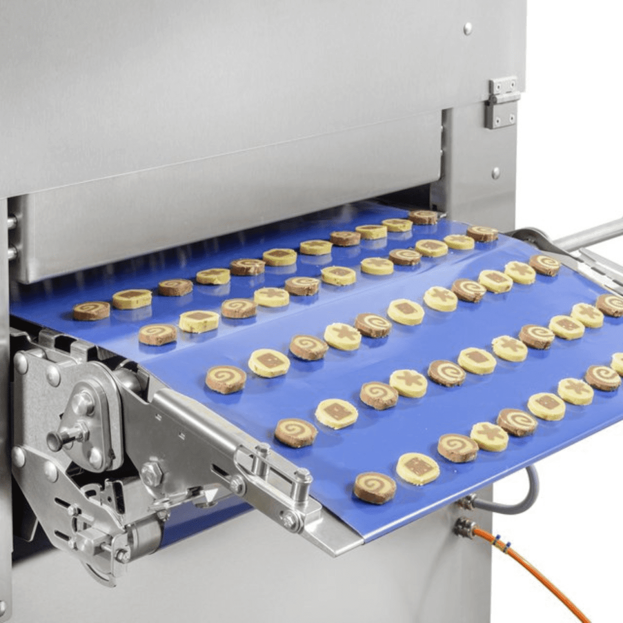 חיתוך וסידור אוט` של עוגיות פריך על תבנית אפיה | CUT 600 – תמונה 3